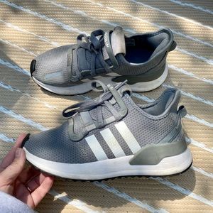 Adidas youth kids 3.5